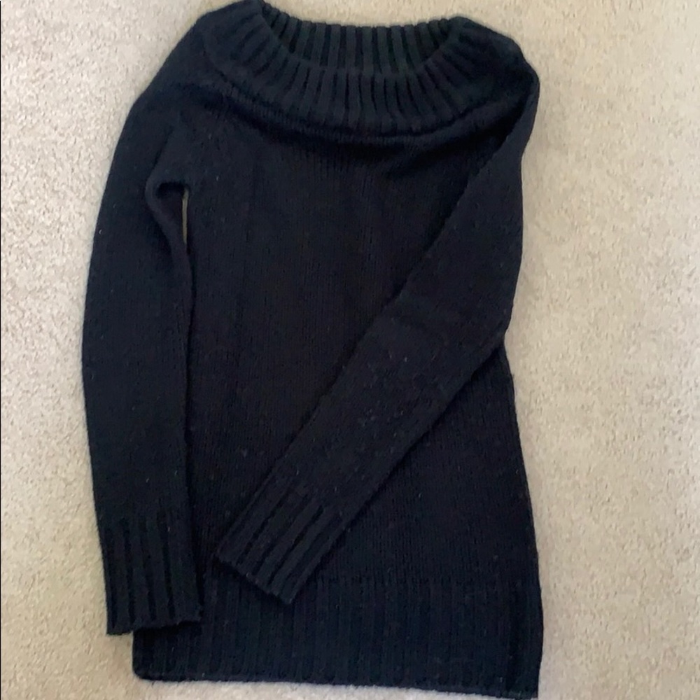 Comfy black sweater